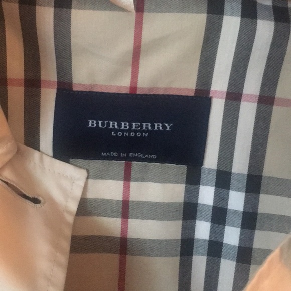 Burberry Rain Jacket ☔️ - Picture 2 of 8